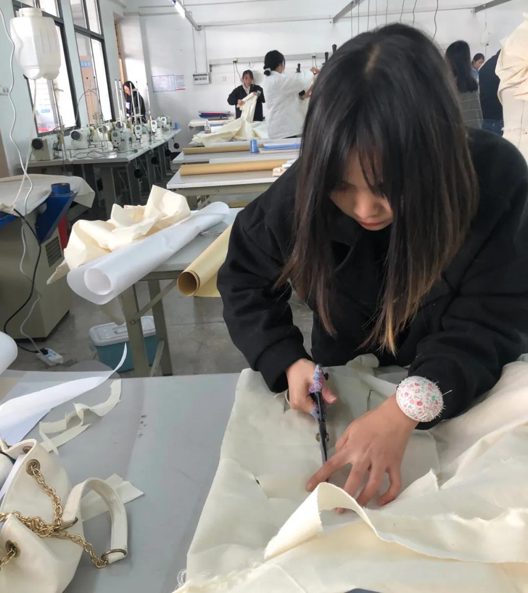 邵阳京华服装职业技术学校